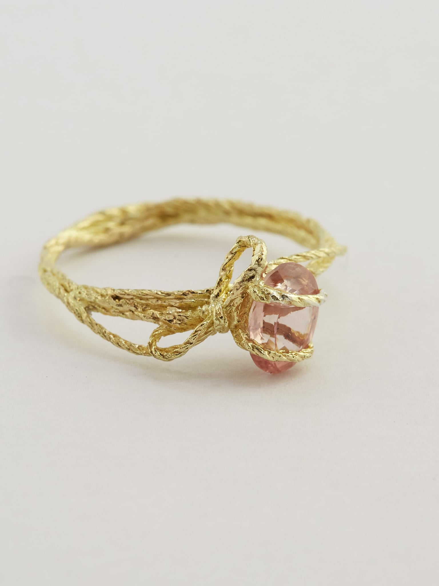 Present Ring with Ethical Oval Blush Peach Sapphire - image 2 | 18ct yellow gold