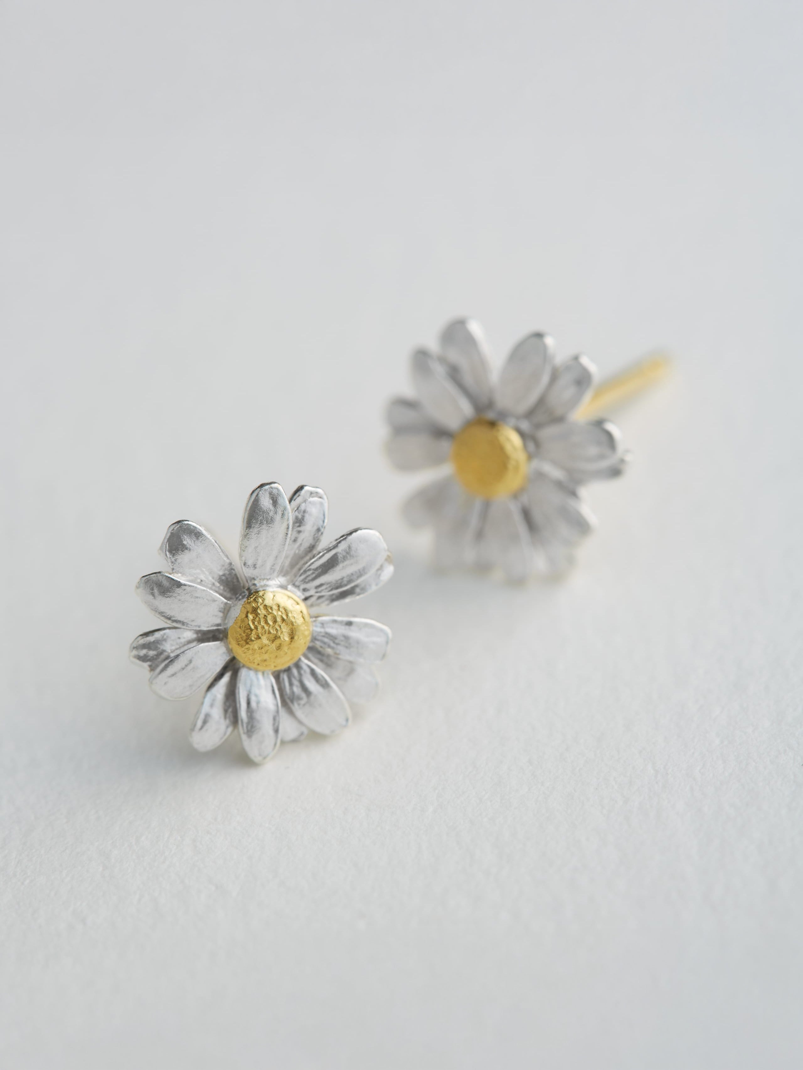 Little Daisy Stud Earrings - image 3 | silver & gold plate