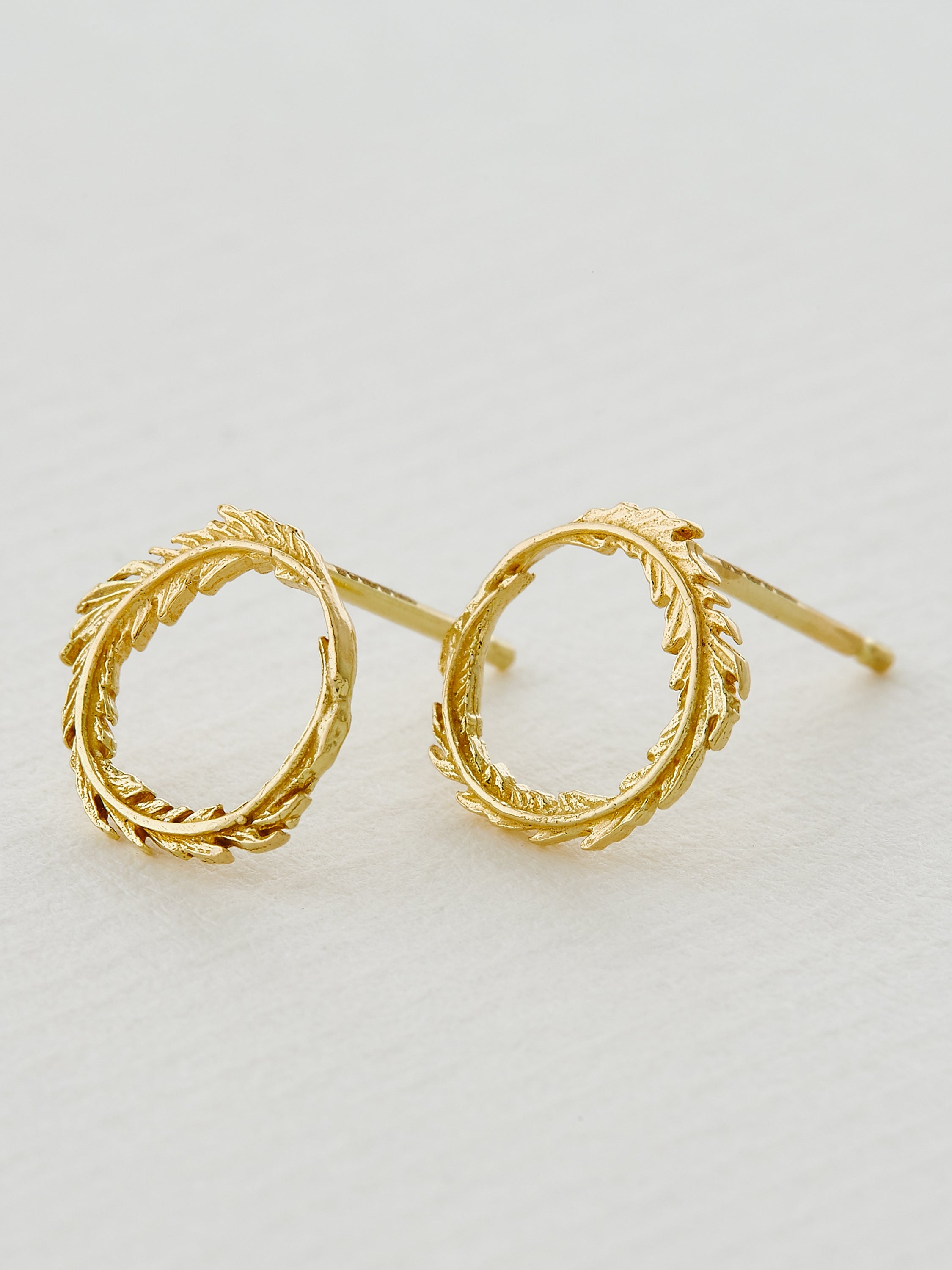 Plume Loop Stud Earrings - image 4 | 18ct yellow gold