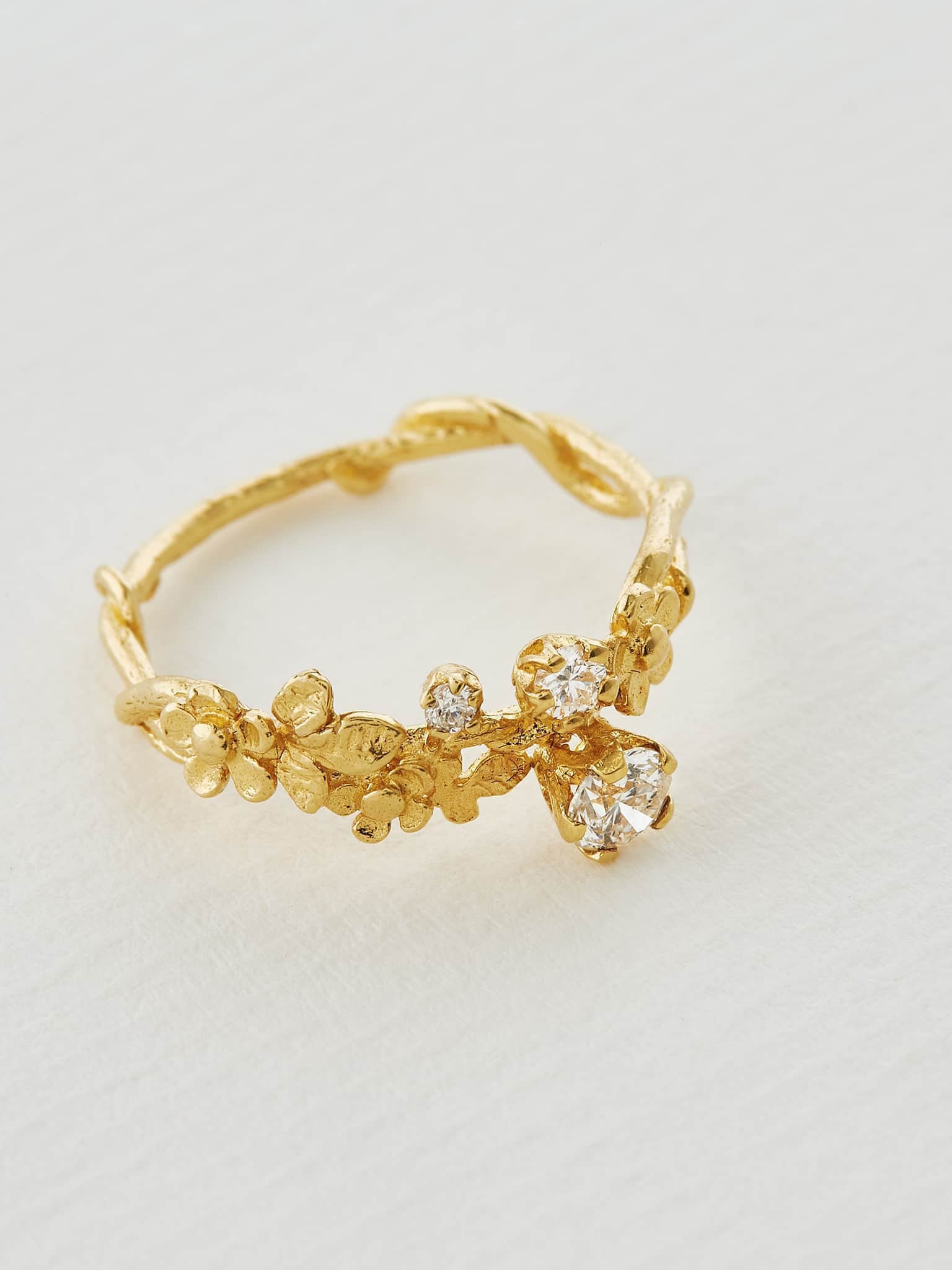 Wild Posy Twist Diamond Ring - image 4 | 18ct yellow gold