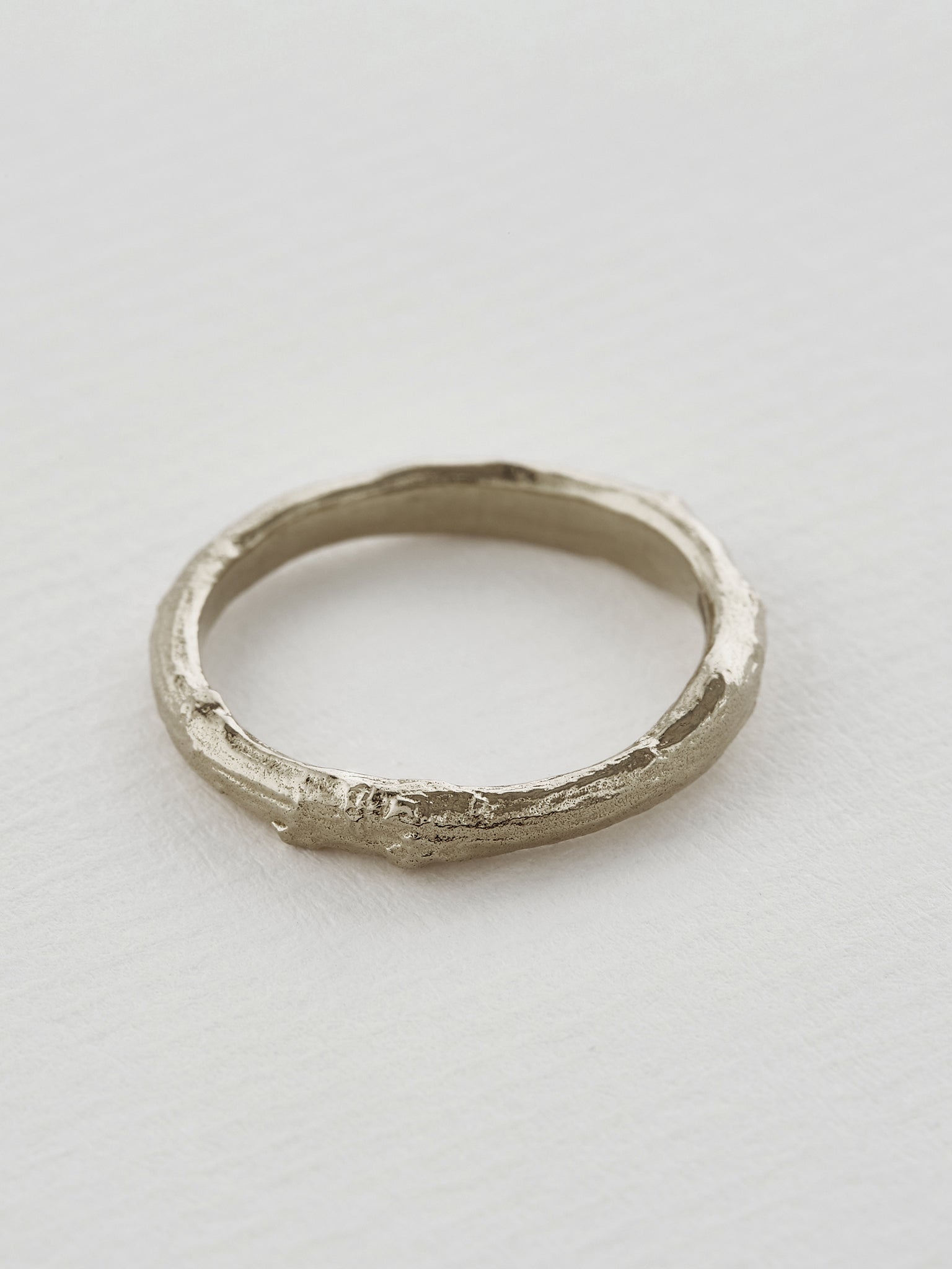 Oak Band 3mm - image 5 | 18ct white gold