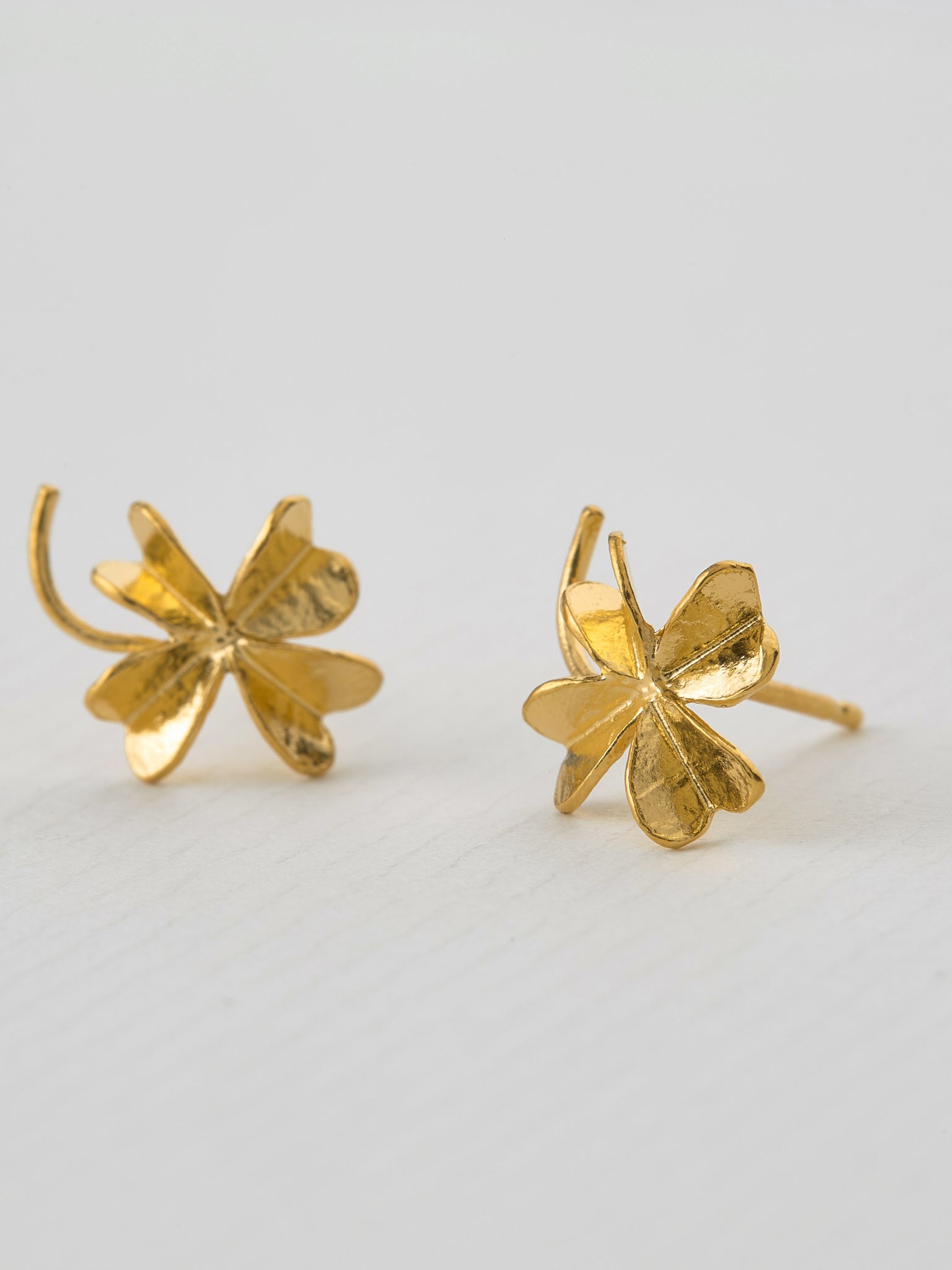 Lucky Clover Stud Earrings - image 3 | gold plate