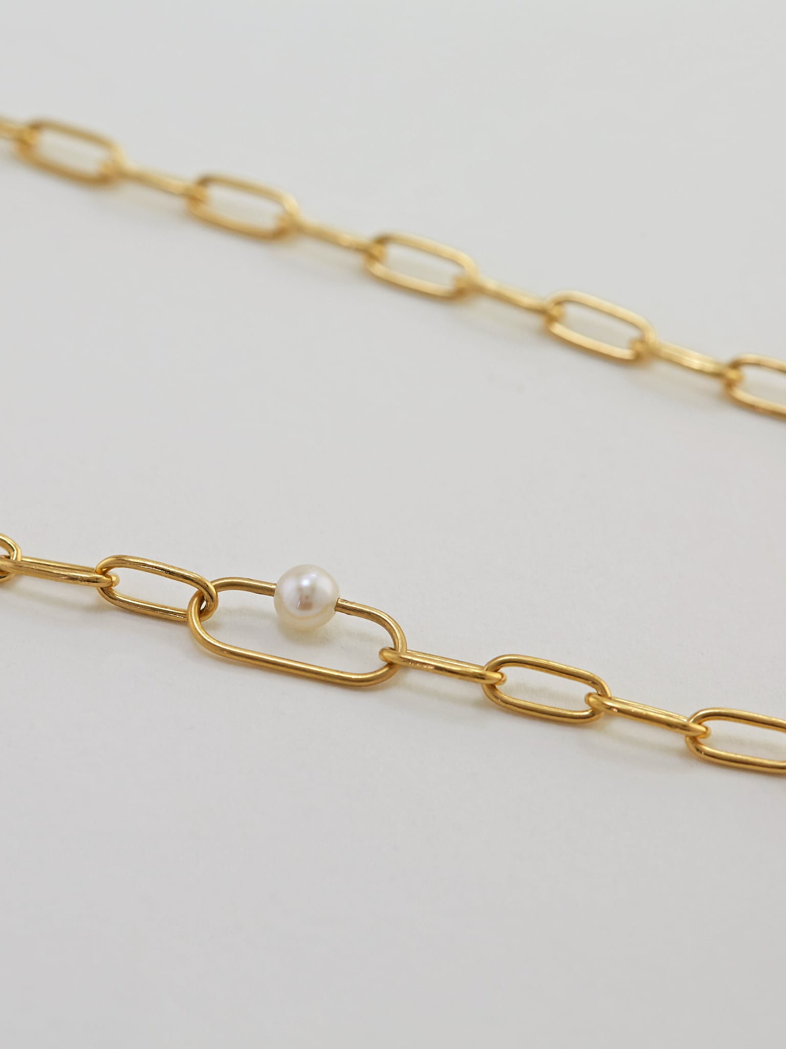 Pea Large Link Necklace with Single Pearl - image 4 | gold plate