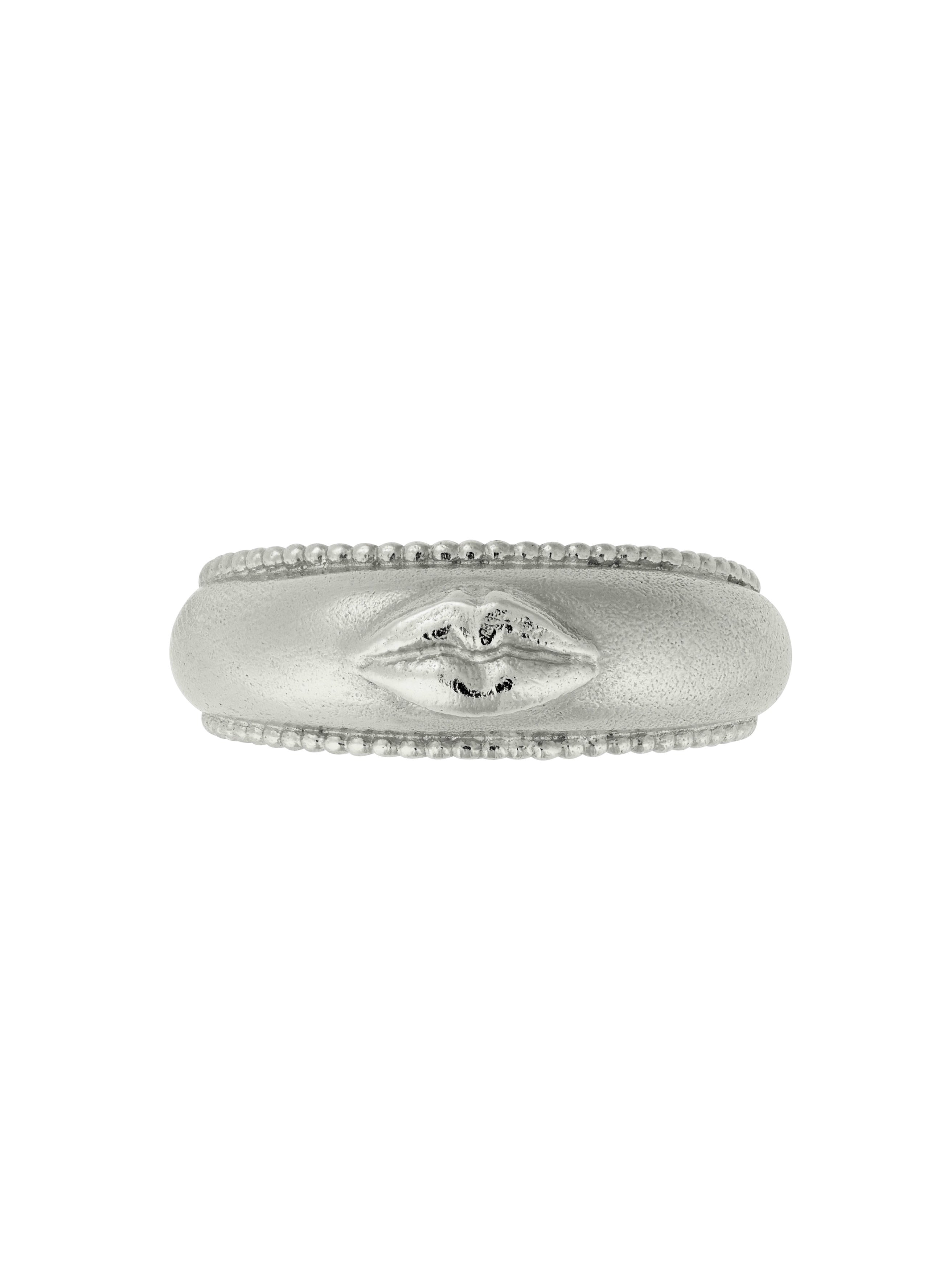 Sense of Taste Lips Bombe Ring - image 7 | silver