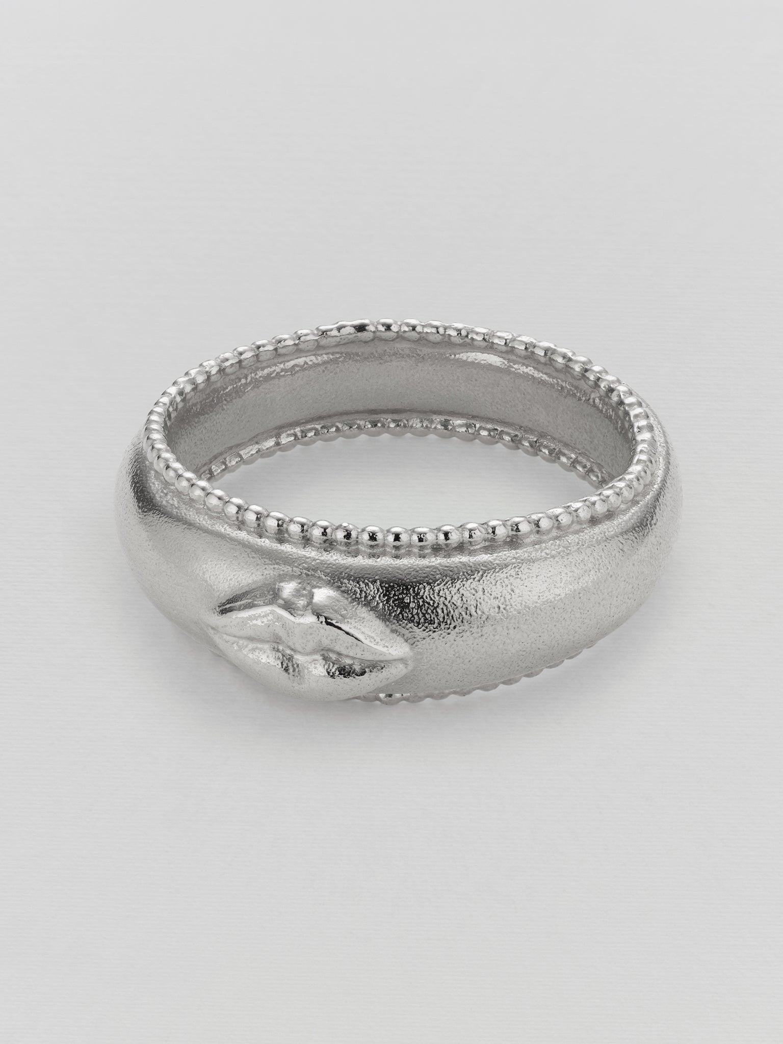 Sense of Taste Lips Bombe Ring - image 6 | silver