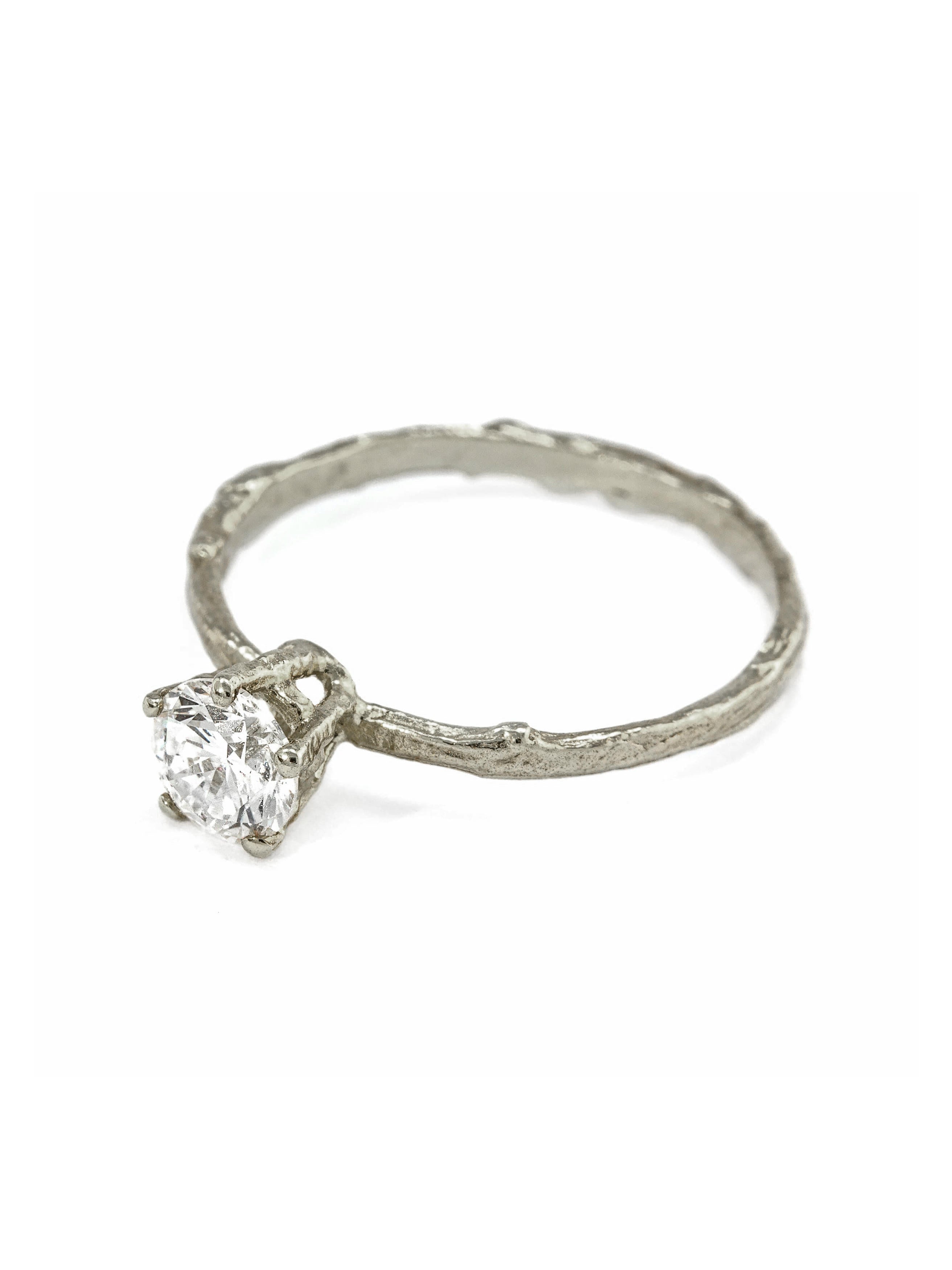 5mm Diamond Eyebright Ring - image 2 | 18ct white gold