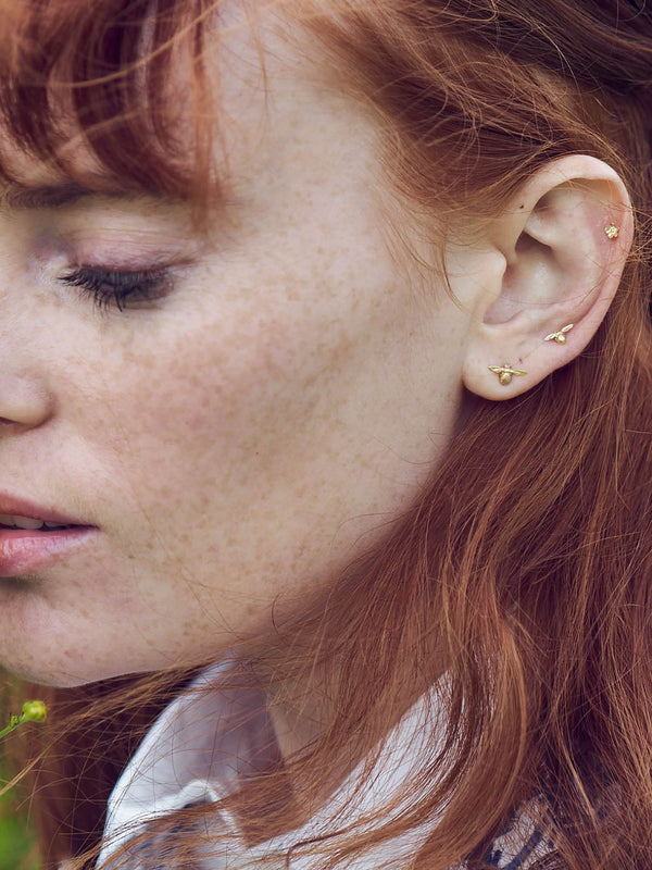 Teeny Weeny Bee Single Stud Earring