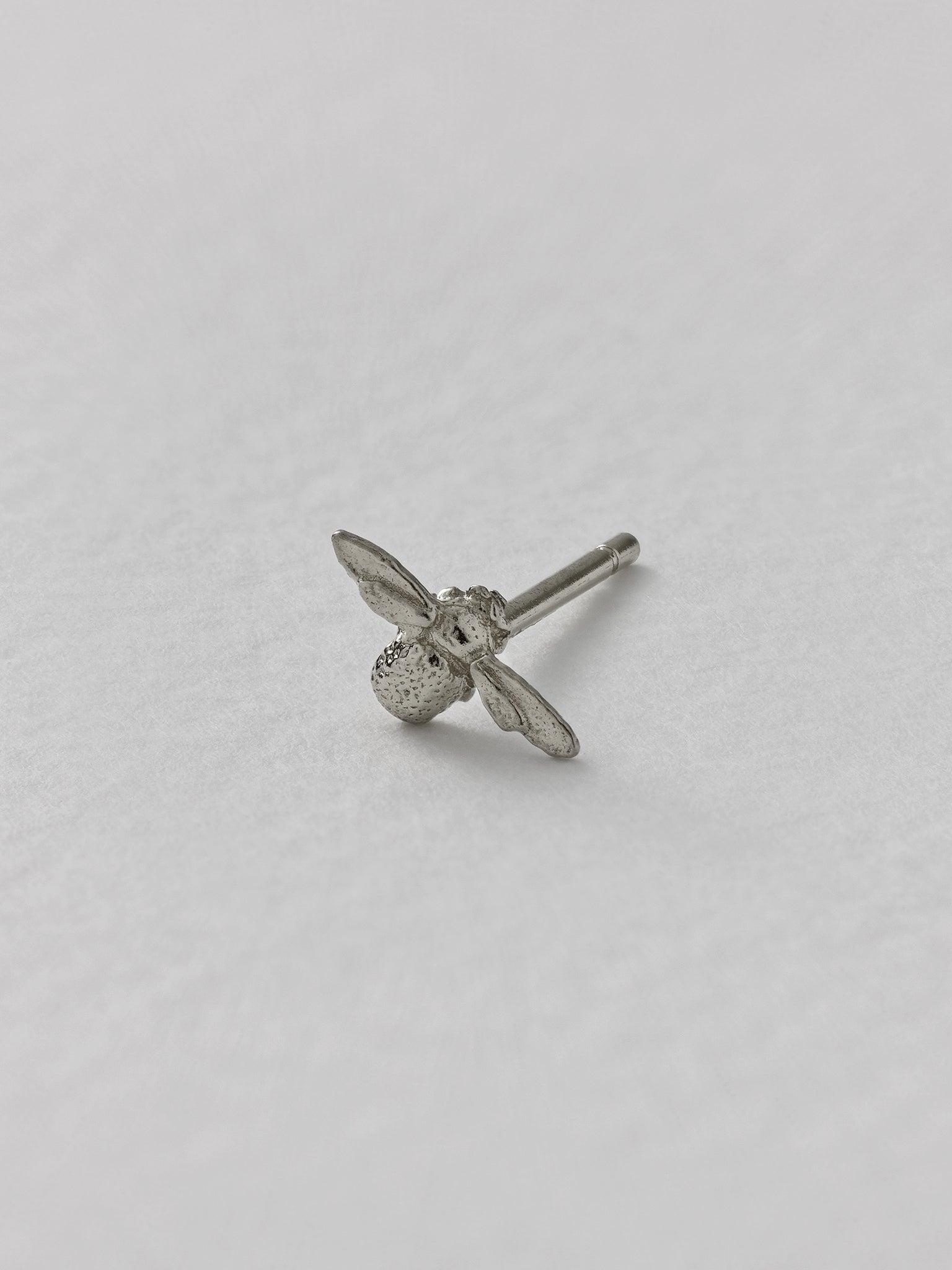Itsy Bitsy Bee Single Stud Earring - image 6 | 18ct white gold