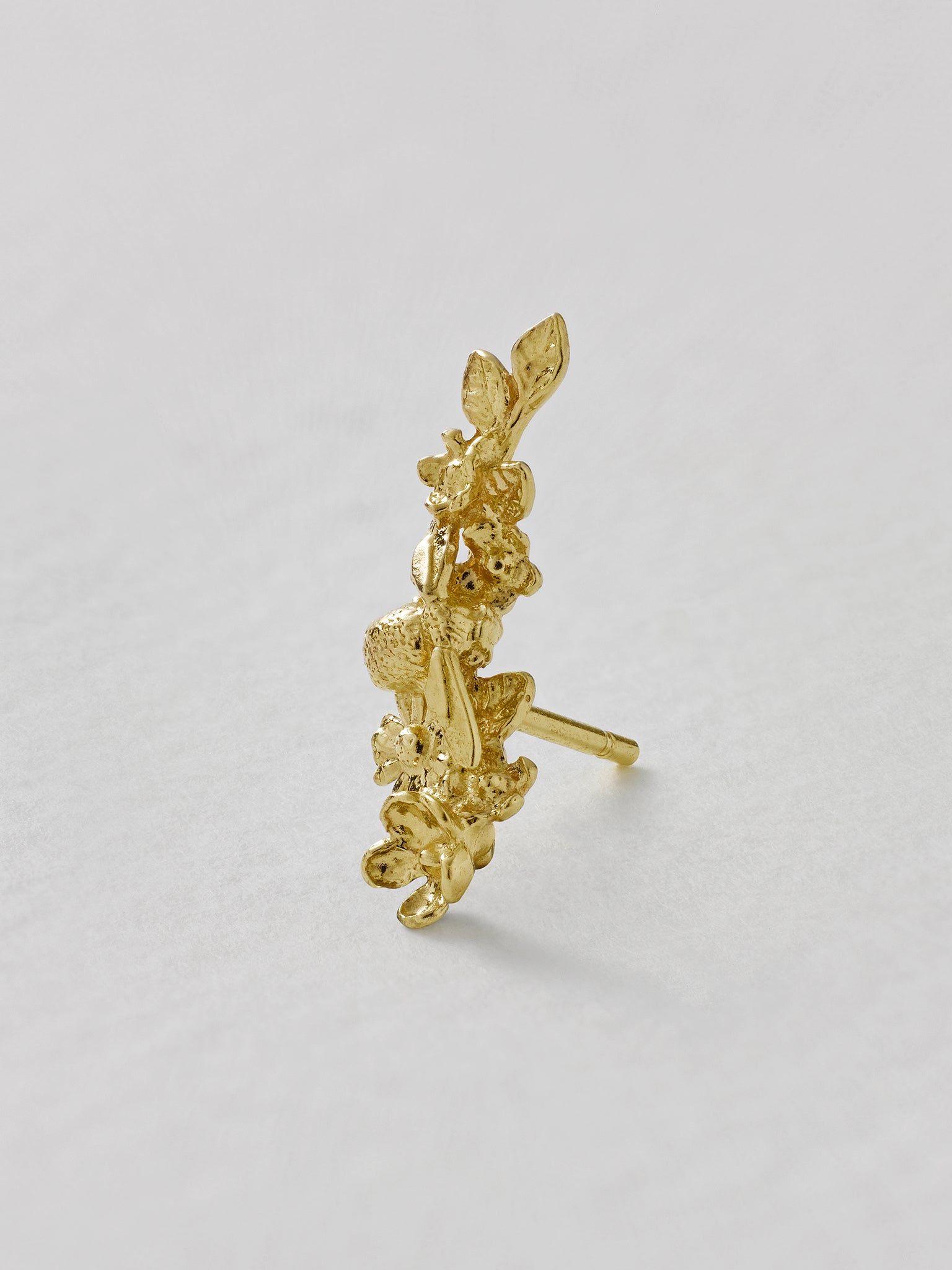 Floral Curve Single Stud Earring - image 3 | 18ct yellow gold