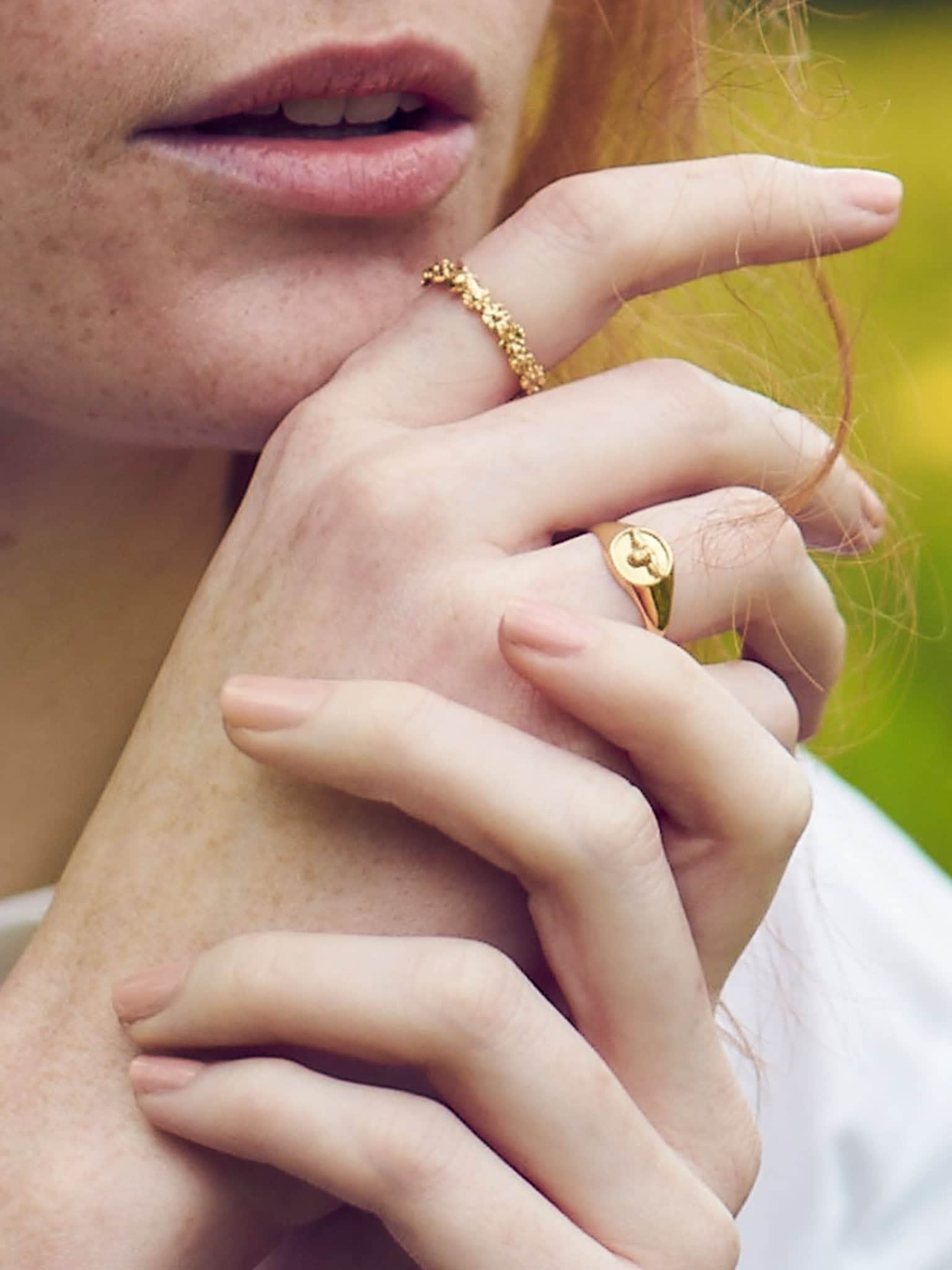 Signet Ring with Itsy Bitsy Bee - image 2