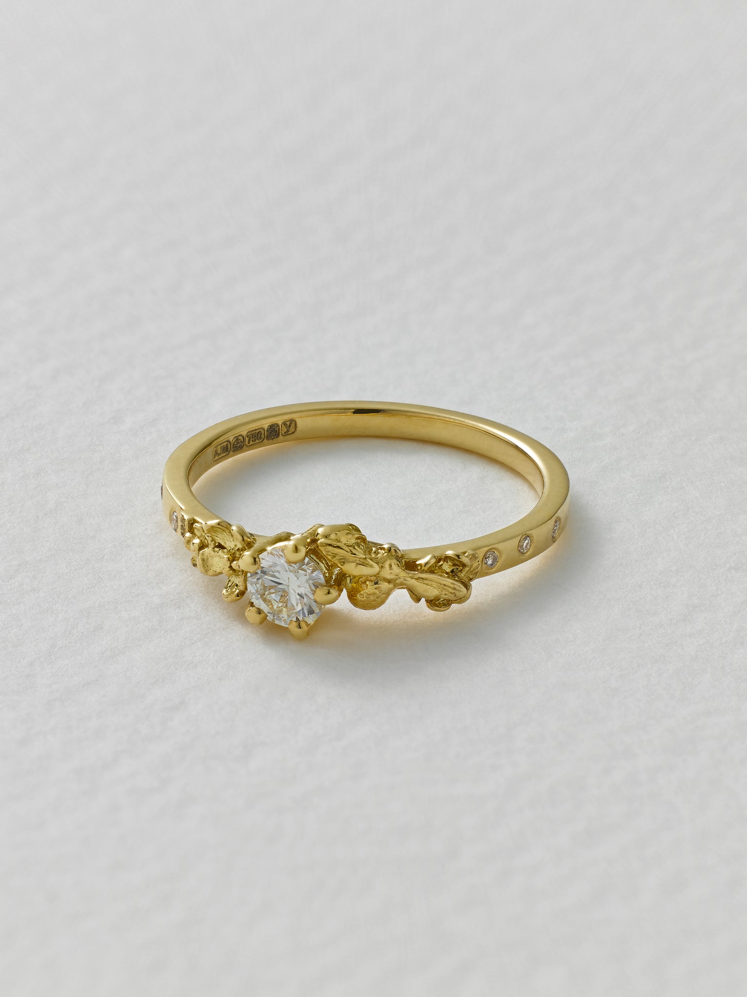 Beekeeper Jardini√©re Ring - image 3 | 18ct yellow gold