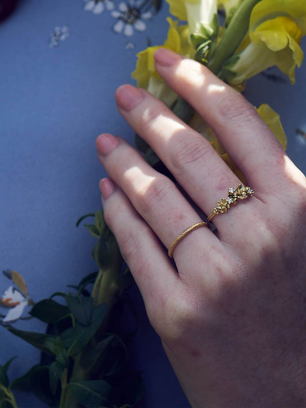 Beekeeper Twist Ring with Three Diamonds