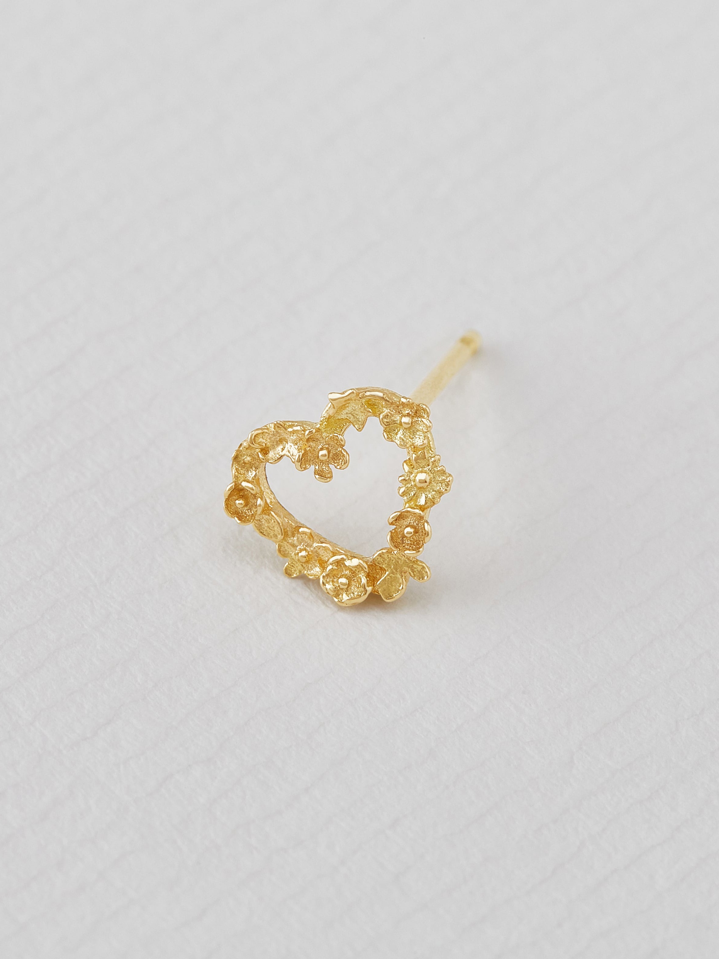 Tiny Floral Heart "Charity" Single Stud Earring - image 3 | 18ct yellow gold