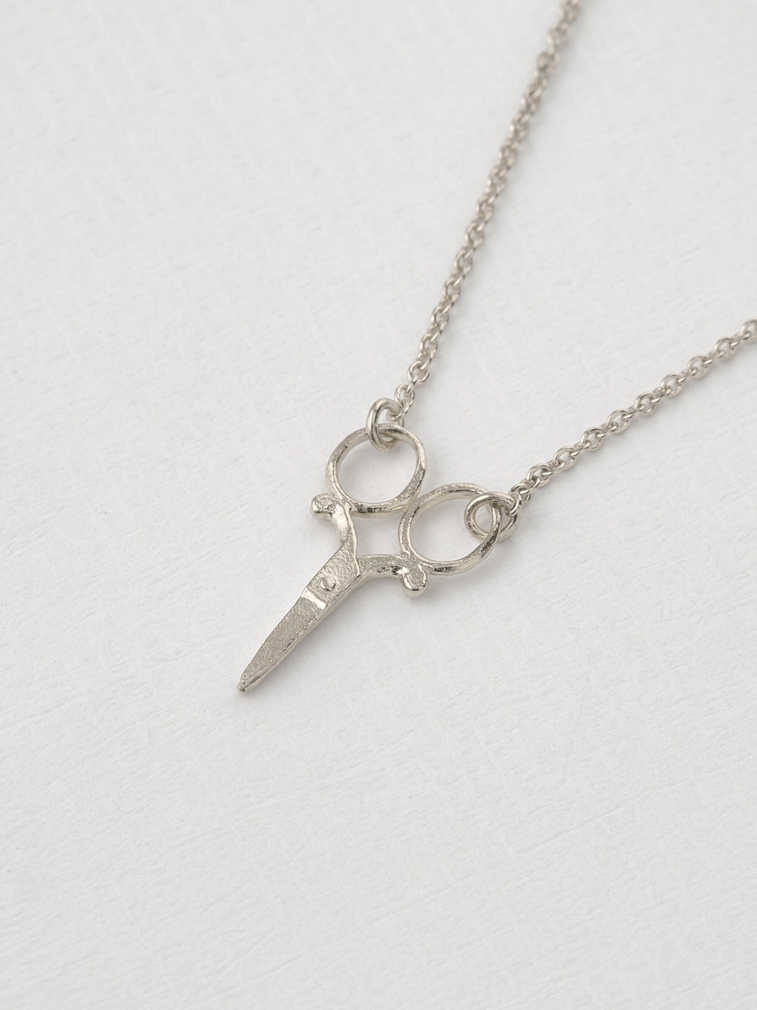 Little Inline Sewing Scissors - image 6 | silver