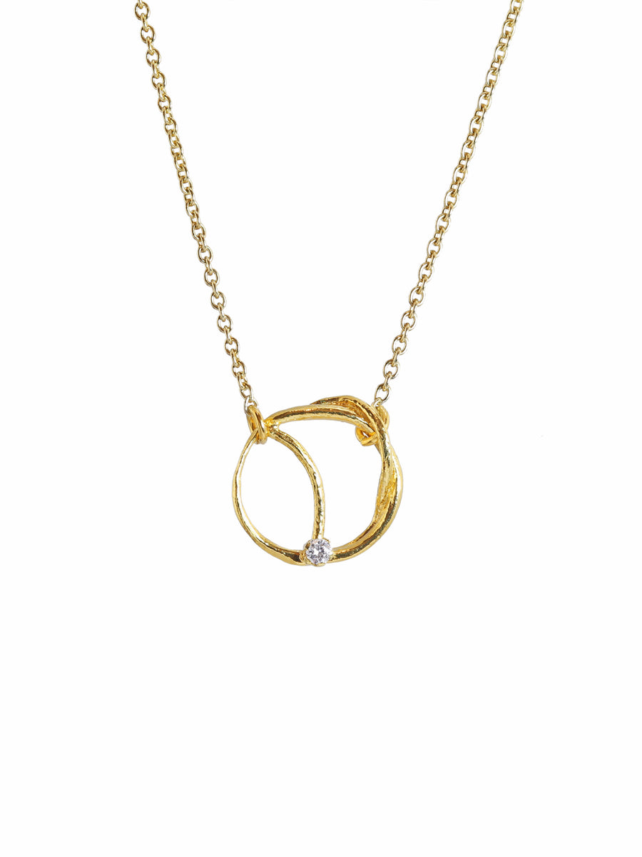 Small Twist Loop Necklace set with Diamond