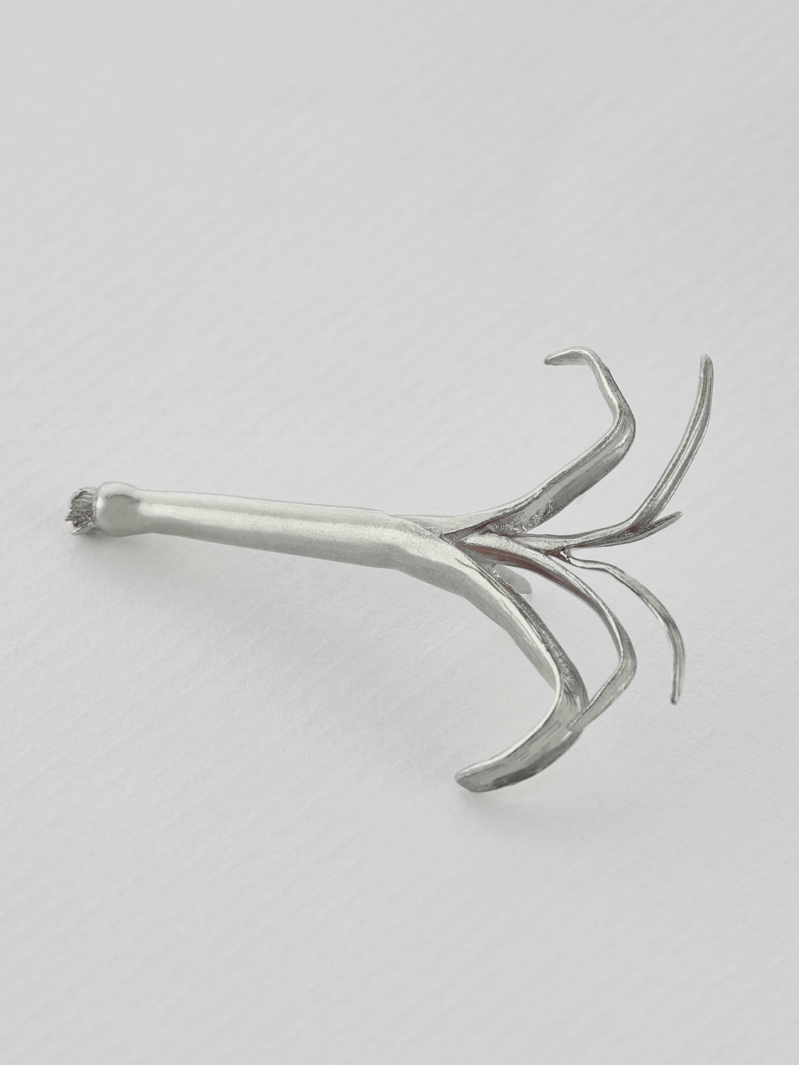 Leek Pin Brooch - image 5 | silver