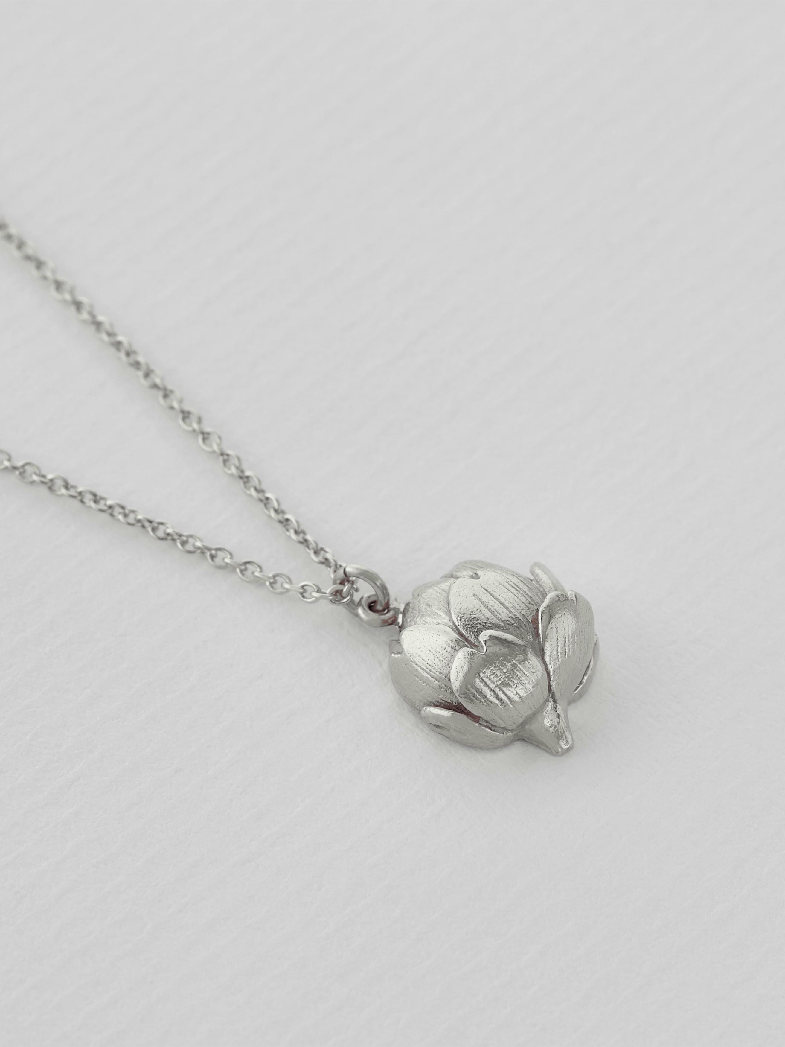 Artichoke Necklace with Engraved Heart - image 6 | silver