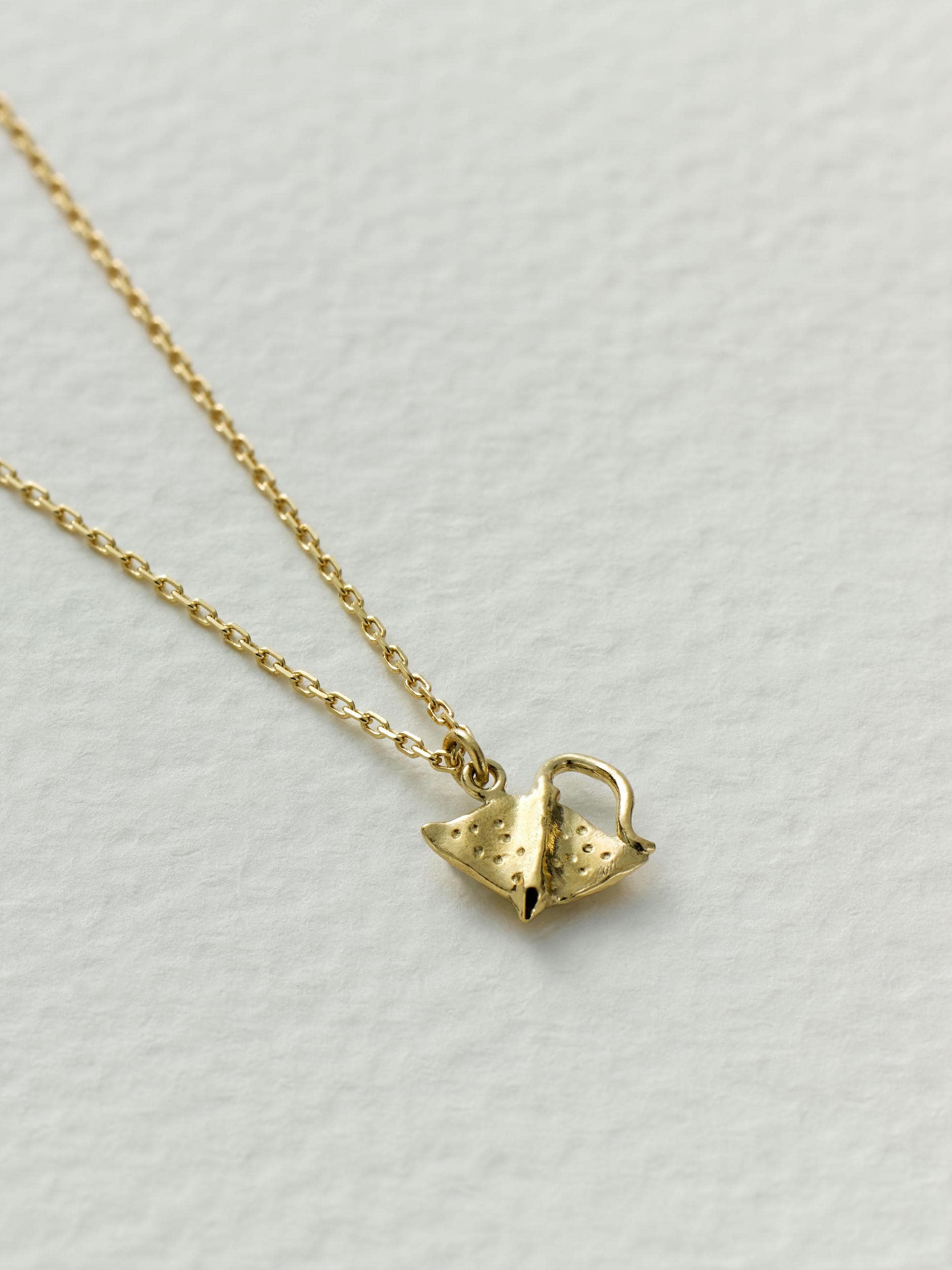 Teeny Tiny Stingray Necklace - image 4 | 18ct yellow gold