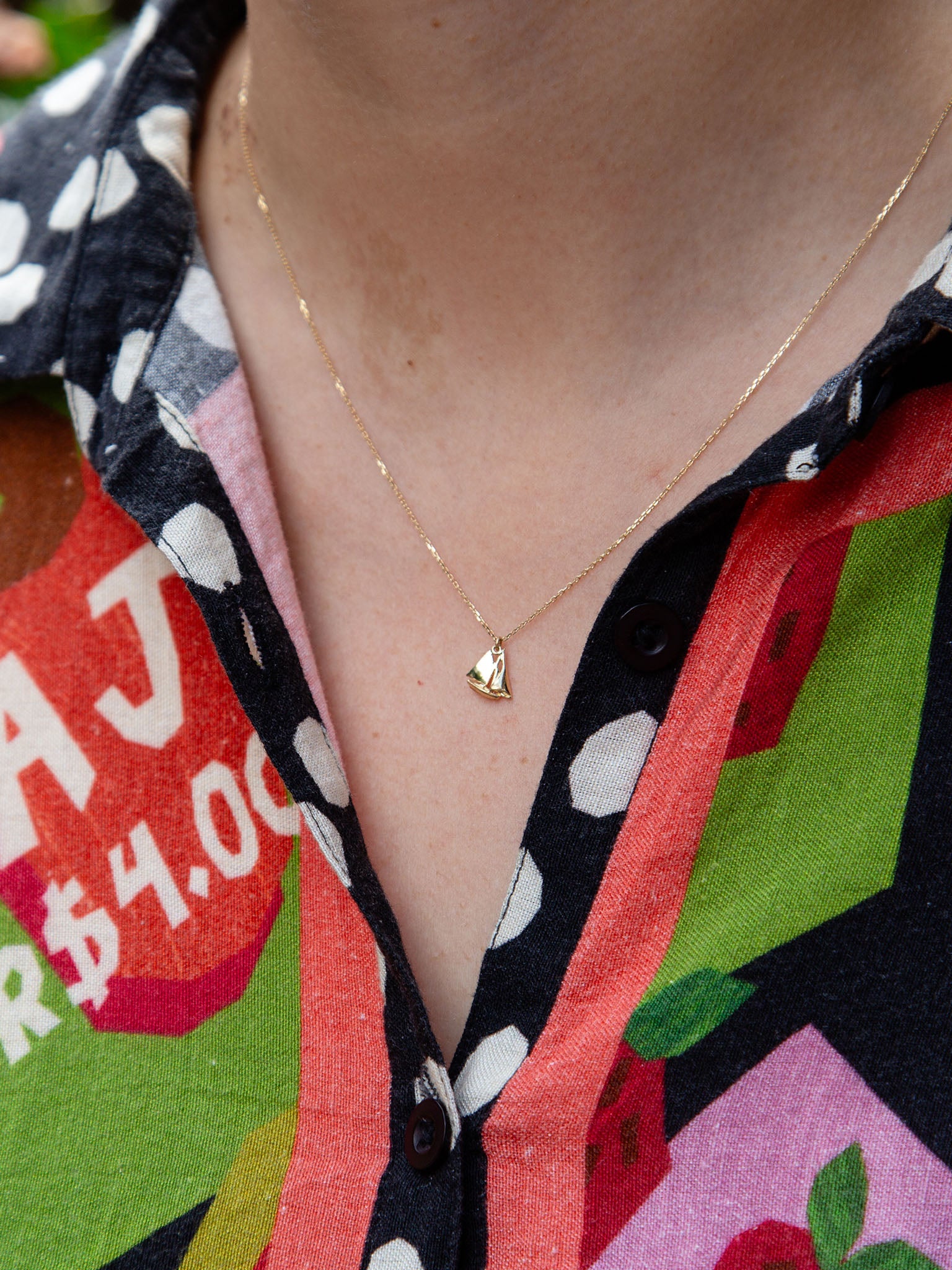 Teeny Tiny Boat Necklace - image 4 | 18ct yellow gold
