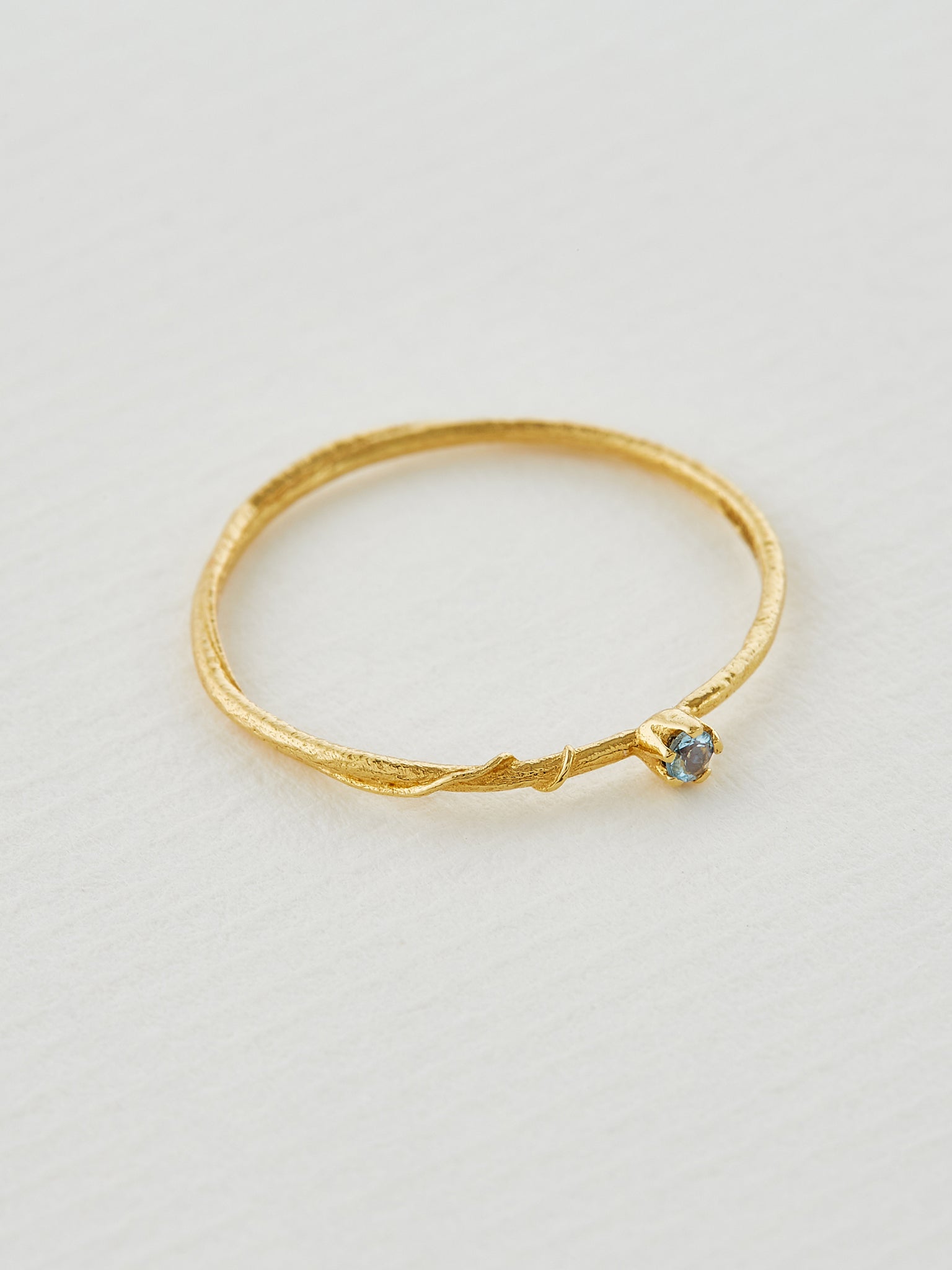 Aquamarine Fine Vine Ring - image 2 | 18ct yellow gold