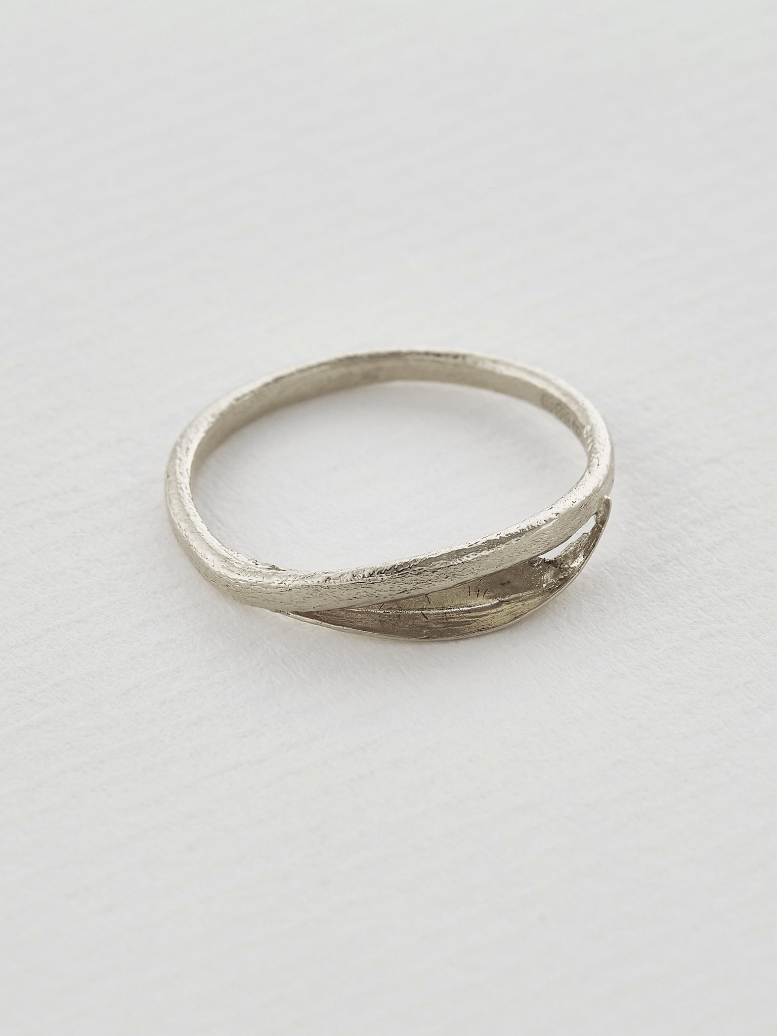 Fine Tulip Leaf Band - image 9 | platinum