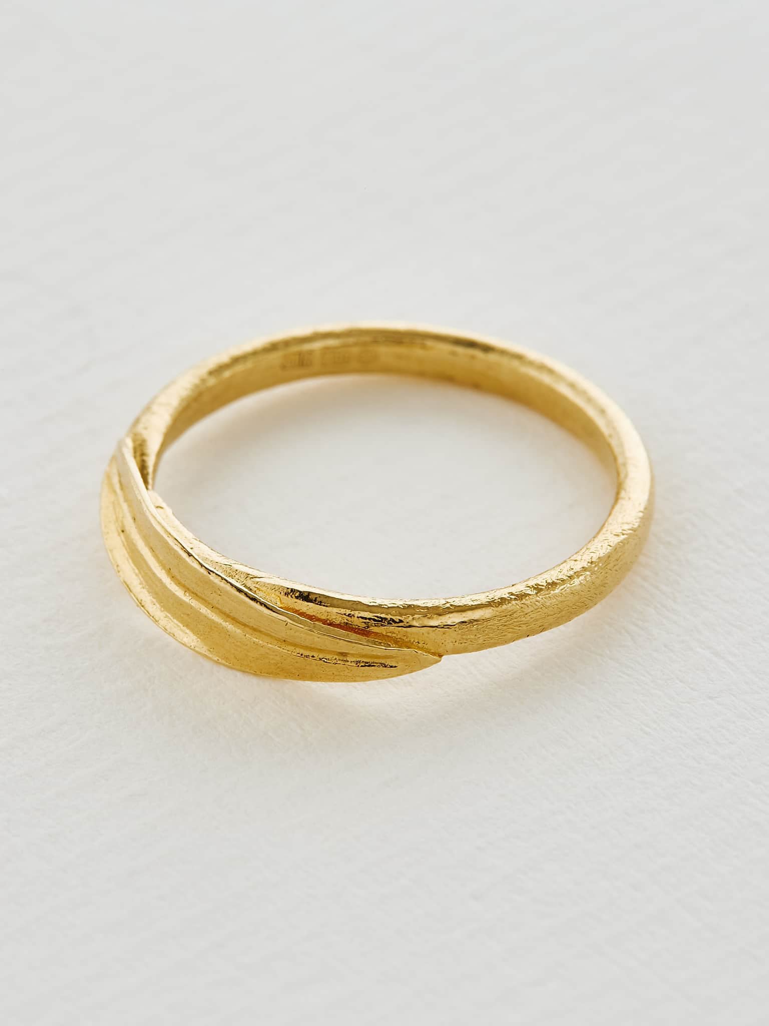Tulip Leaf Band - image 2 | 18ct yellow gold
