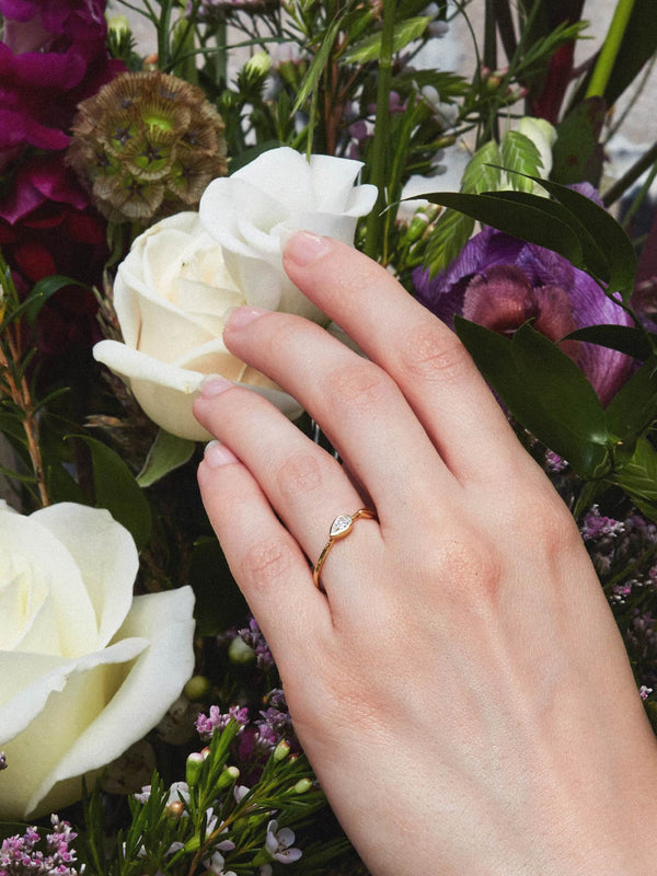 Tulip Leaf Diamond Band