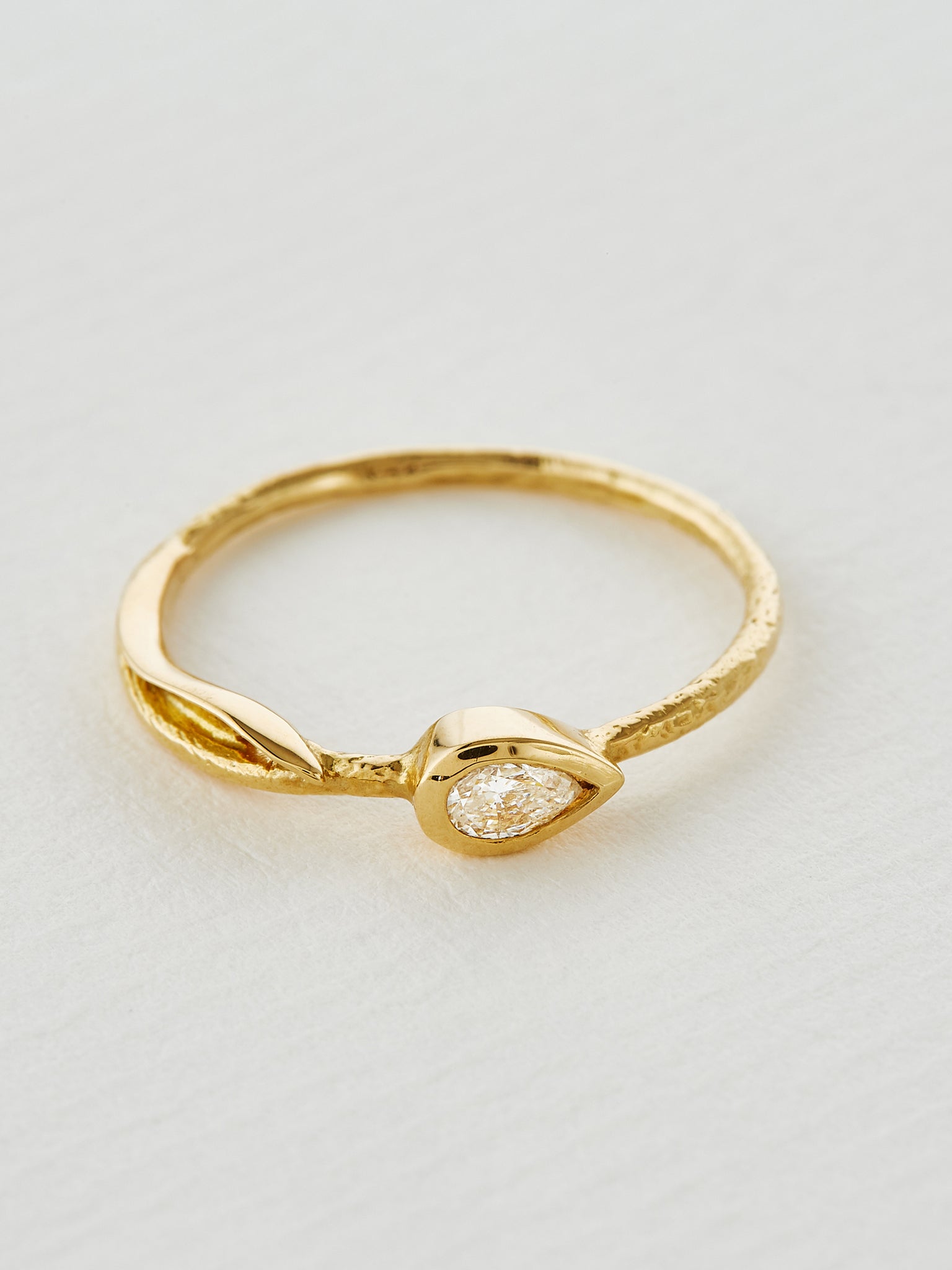 Tulip Leaf Diamond Band - image 4 | 18ct yellow gold
