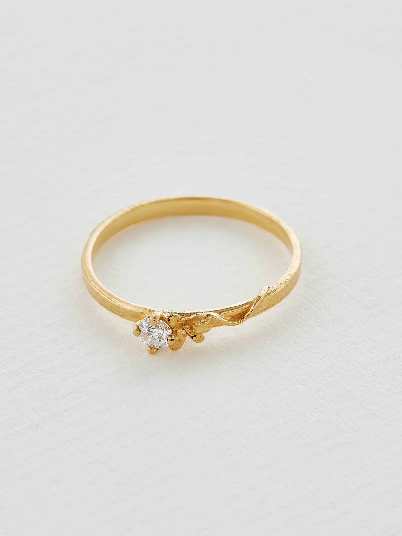 Diamond Spring Dew Ring - image 4 | 18ct yellow gold