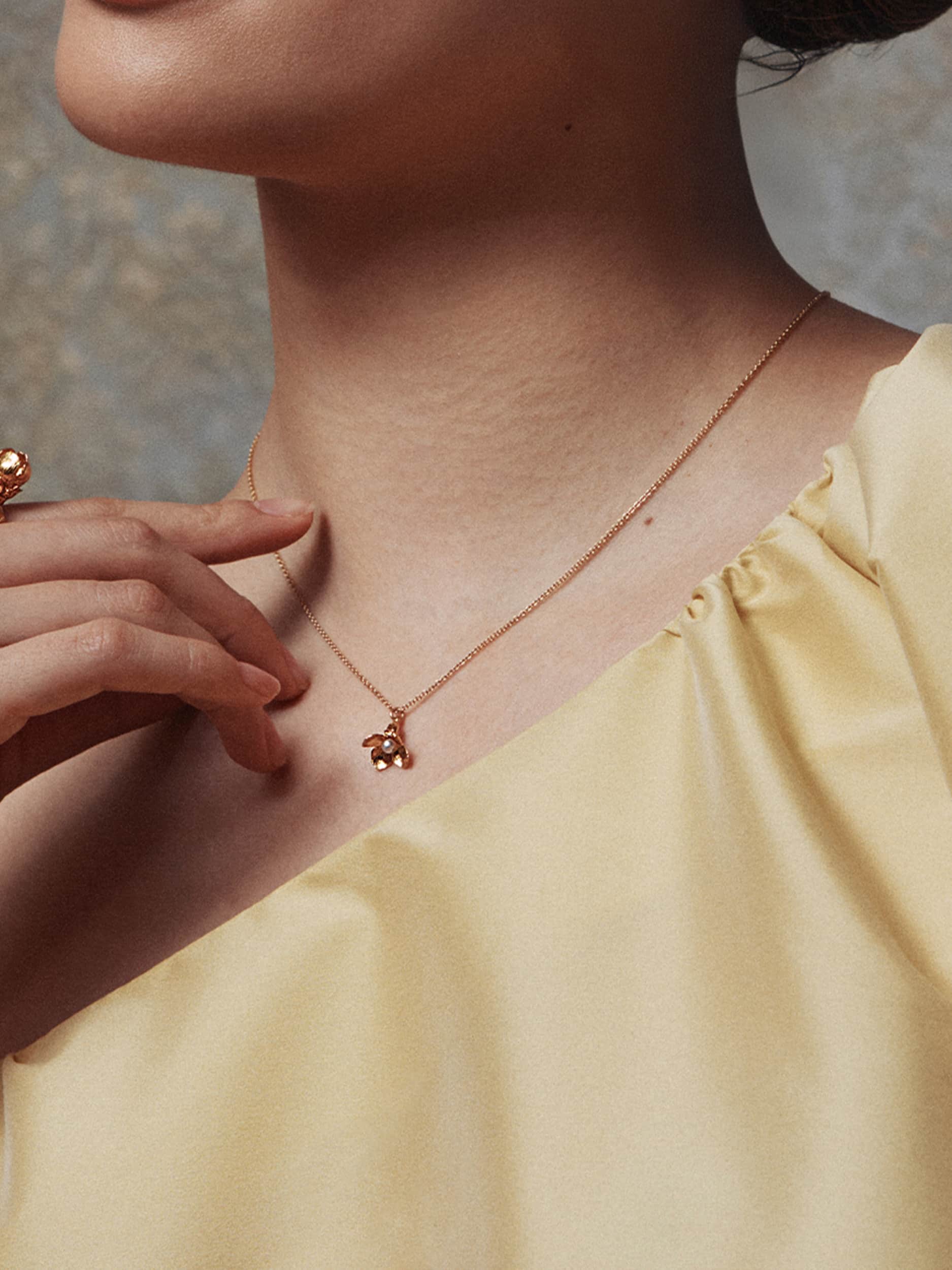 Cuckoo Flower Necklace with Pearl - image 2