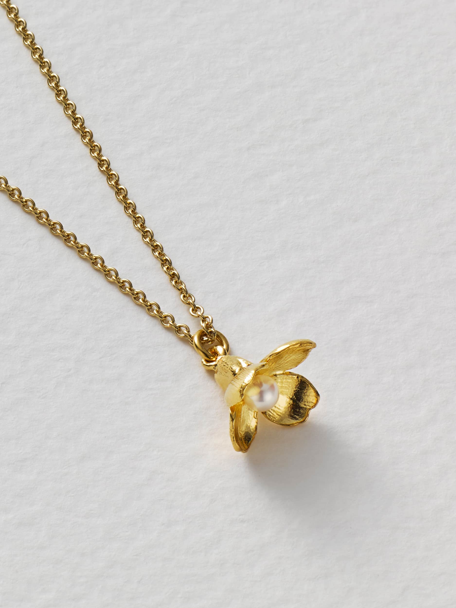 Cuckoo Flower Necklace with Pearl - image 3 | gold plate