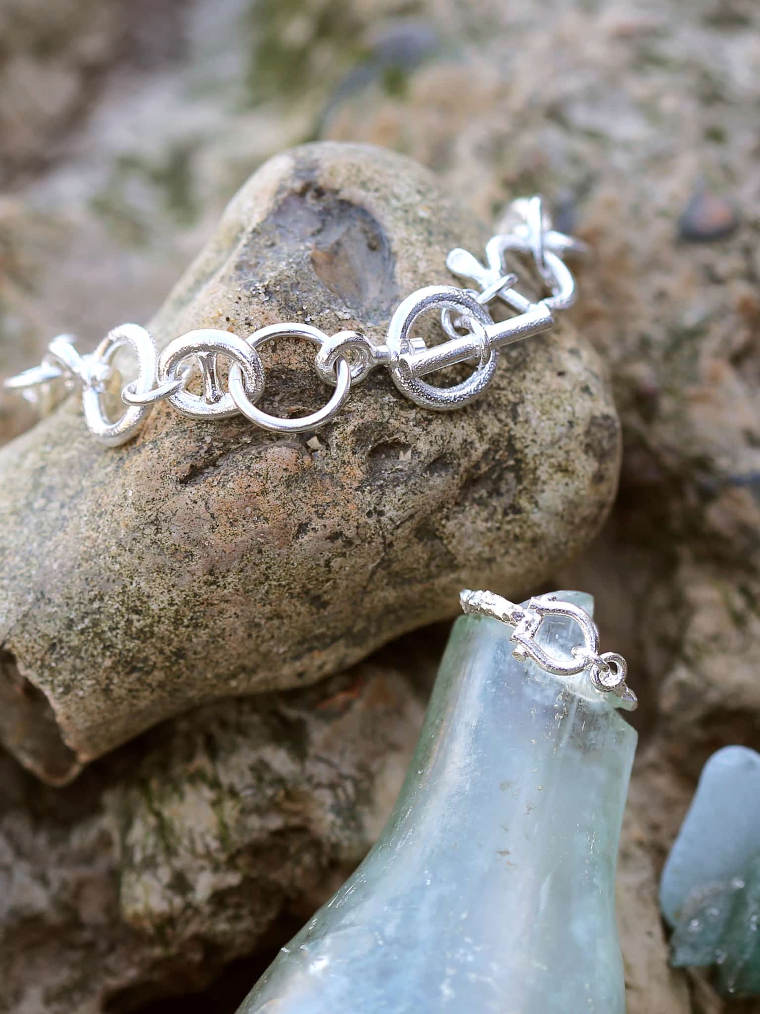Heavy Chain Boatyard Link Toggle Clasp Bracelet - image 8