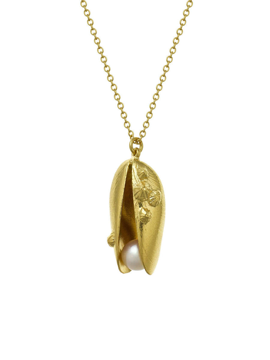 Mussel & Pearl Necklace