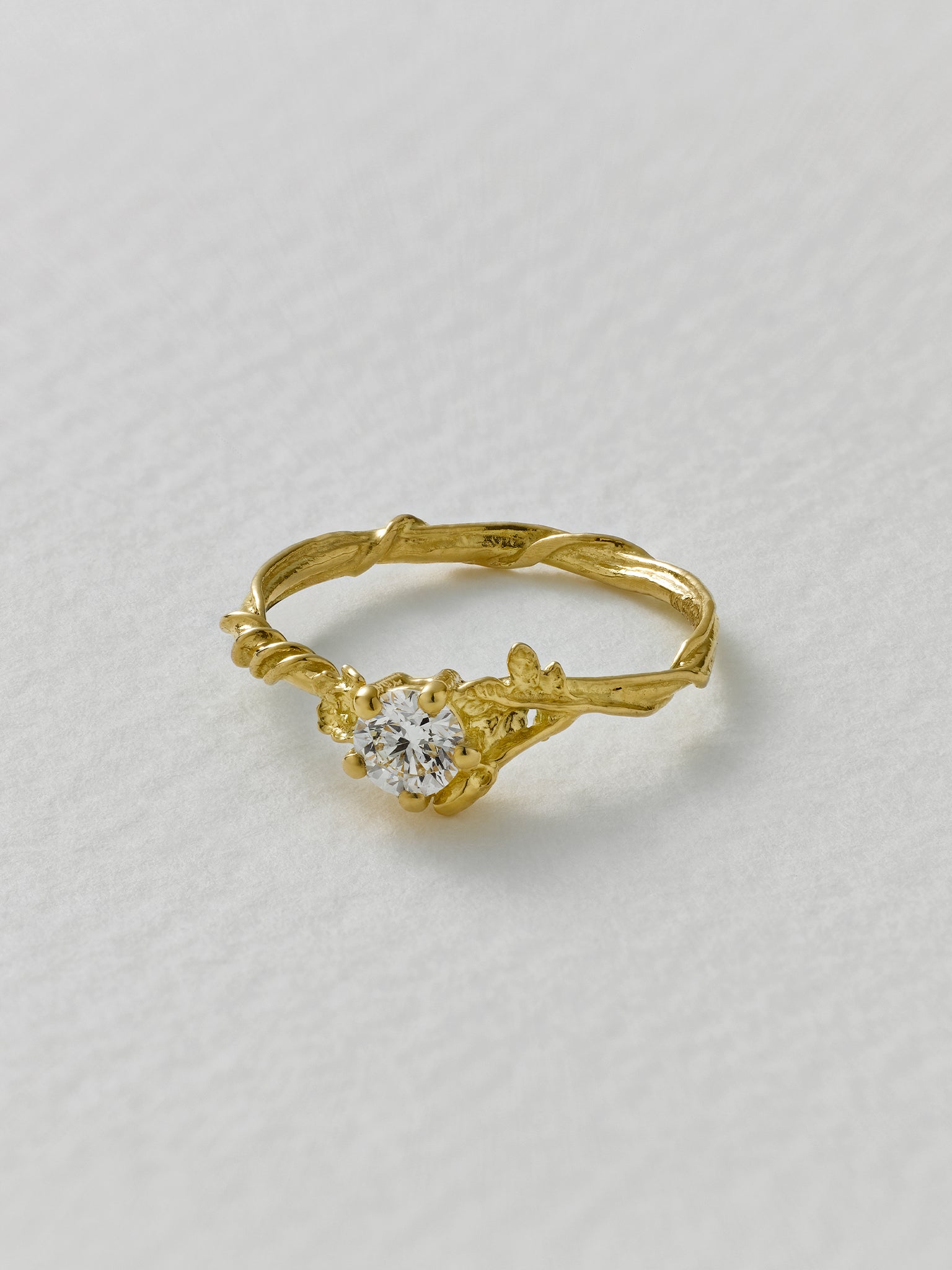 Rosa Alba Diamond Ring - image 3 | 18ct yellow gold
