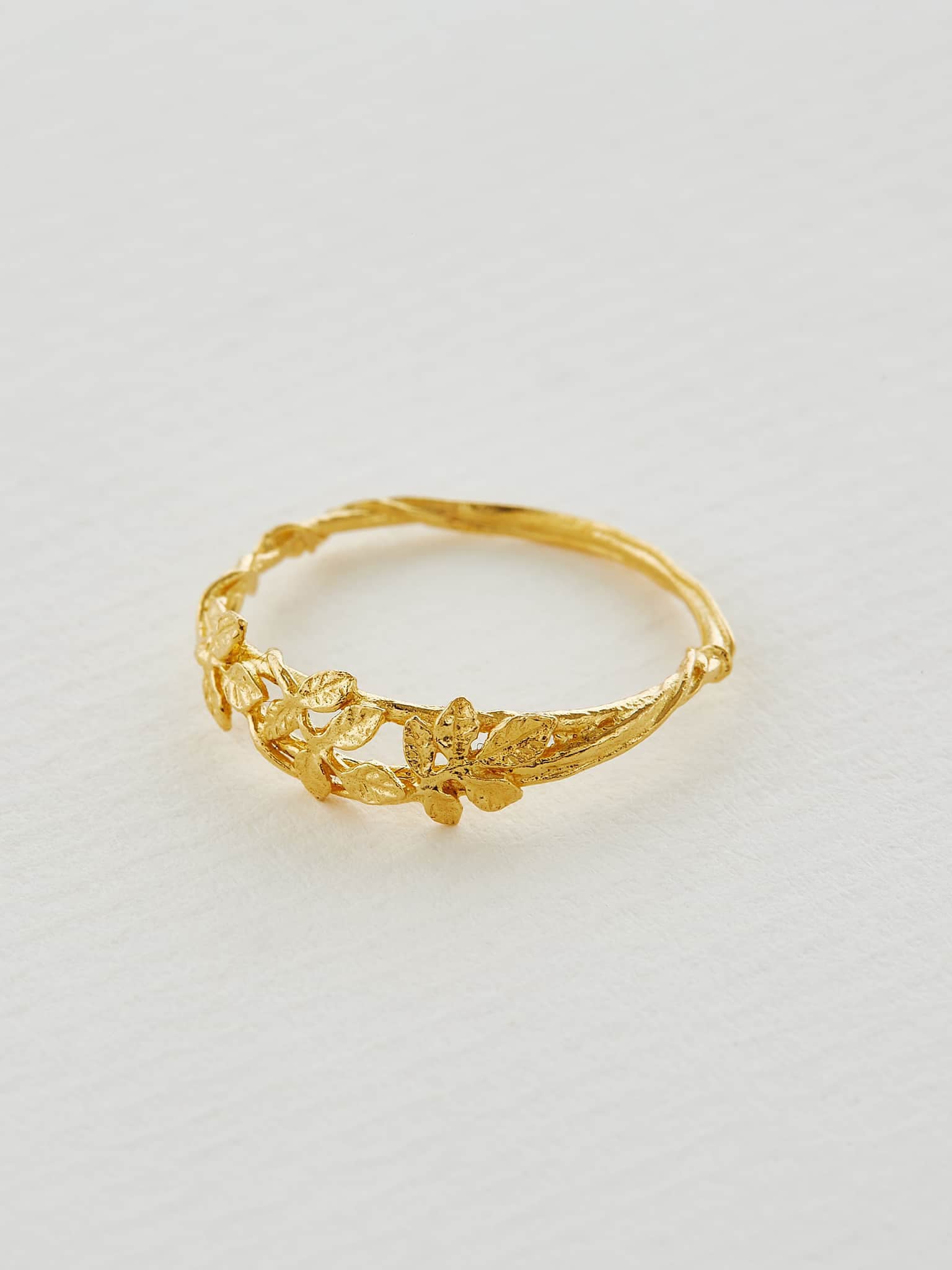 Rosa Petalum Band - image 3 | 18ct yellow gold