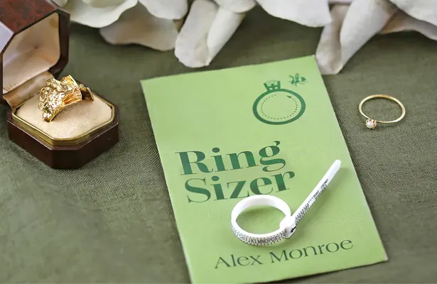 Order a complimentary ring sizer