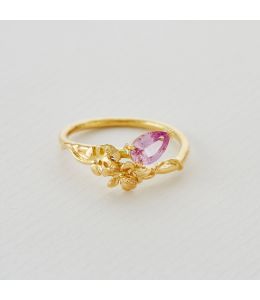 Tropical Hibiscus & Monstera Leaf Ring with Intense Pink Sapphire